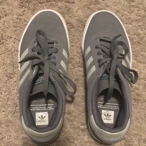 adidas Men’s Gray Sneakers with Light Stripes